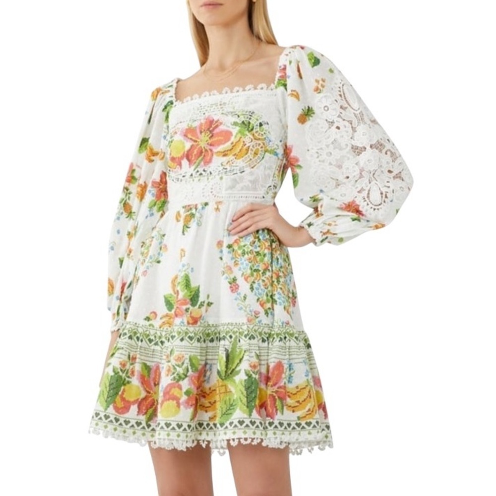 EUC/LIKE NEW FARM Rio Off White Tropical Romance Scarf
Dress - Size XS